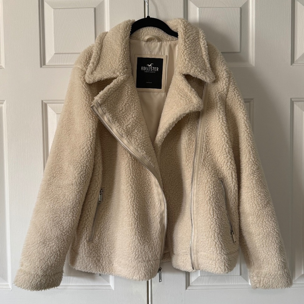 Hollister Sherpa Jacket size L